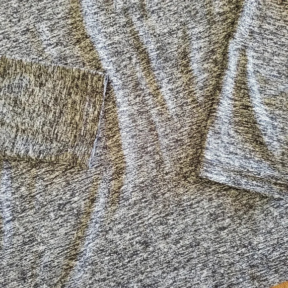 *UNDER ARMOUR, Size M, Long sleeve, Black and Grey - Picture 6 of 8